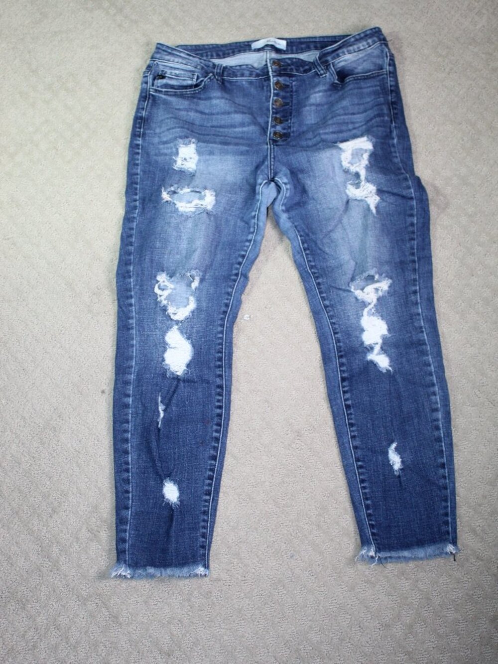 KanCan Size XL Destroyed Raw Hem Ankle Jeans